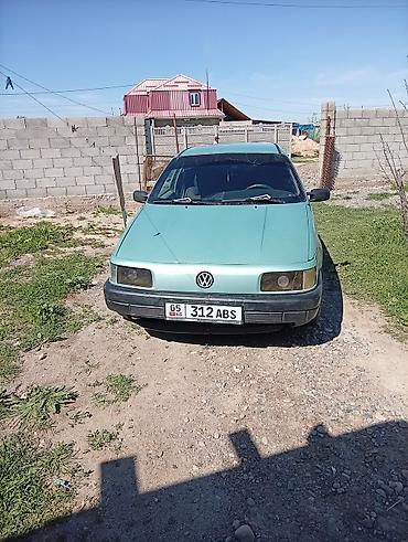 Volkswagen Passat: 1990 г., 1.8 л, Механика, Бензин, Седан