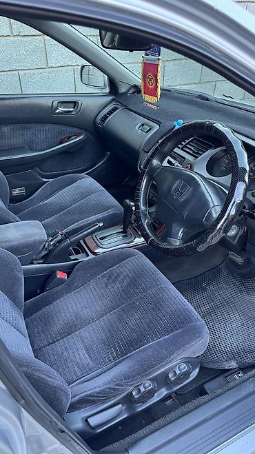 subaru a: Honda Accord: 2001 г., 2 л, Бензин — 6