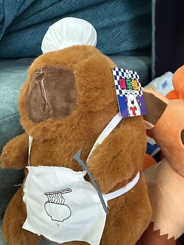 Игрушки: Мягкие игрушки — набор Описание: - Плюшевый котик-бродячка с багетом — 48