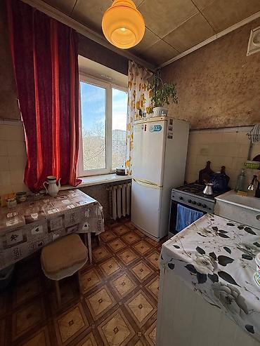 Продажа квартир: 3 комнаты, 60 м², Индивидуалка, 5 этаж, Старый ремонт at lalafo.kg — 4 Продажа квартир: 3 комнаты, 60 м², Индивидуалка, 5 этаж, Старый ремонт — 4