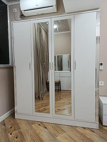 divar asilqan: Ağ rəngdə, 4 qapılı paltar dolabı - Dizayn: Minimalist ağ korpus, ön — 1
