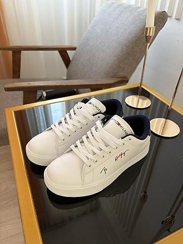 on cloud: TOMMY HILFIGER 🤍 Стильные кроссовки в классическом белом цвете — — 1