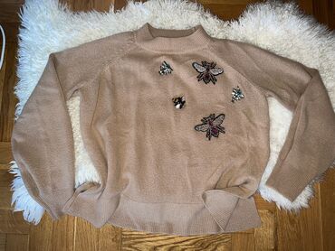 džemper i košulja: M (EU 38), L (EU 40), Jednobojni