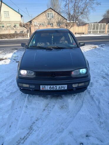 набор инструментов force: Представляем хэтчбек Volkswagen Golf III в черном цвете. Модель имеет