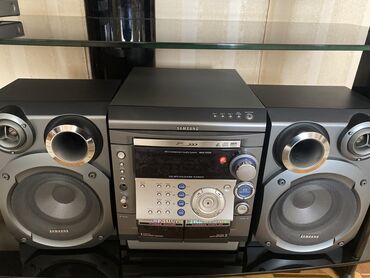 kohnə radio: İşlənmiş Samsung Kolonka, Növ - Ev kinoteatrı üçün, rəng - Boz