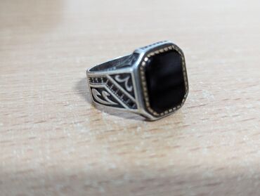 мужское кольцо серебро: Продам Серебренную мужскую печатку 925 пробы, на Мизинец размер 16
