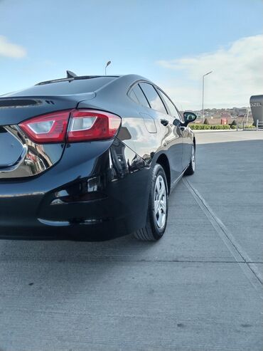 Chevrolet: Chevrolet Cruze: 1.4 l | 2018 il 129500 km Sedan — 3