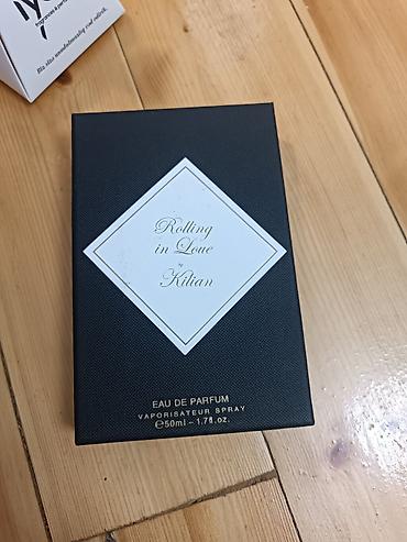lux premium: Tam Hediyyelik. Kilian Paris – Rolling in Love Eau de Parfum, 50 ml — 2