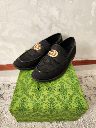 мусульманский кийимдер: Лоферы Gucci, классическая модель в черном цвете. Особенности: -