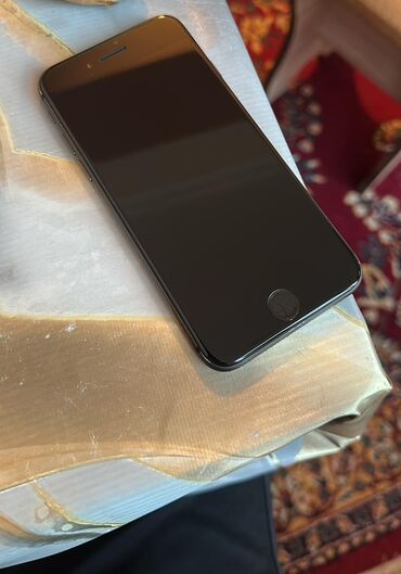 Apple iPhone: IPhone 8, 64 GB, Natural Titanium