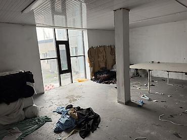Өндүрүш: Сдается помещение 1 и 2 этаж 265кв.метров район Баят. Охраняемая — 8