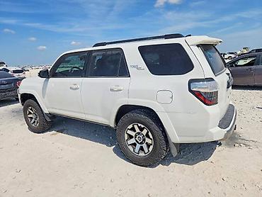 space runner: Toyota 4Runner: 2021 г., 4 л, Автомат, Бензин — 5