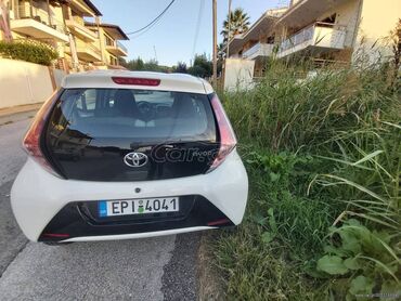 Toyota Aygo: 1 l | 2017 year Hatchback
