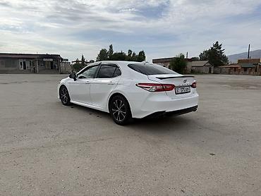 Toyota: Toyota Camry: 2020 г., 2.5 л, Бензин, Седан — 5