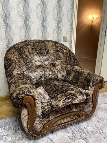 Divan və kreslo dəstləri: İşlənmiş, Divan, 2 kreslo, Divan, Bazasız, Açılmayan — 9