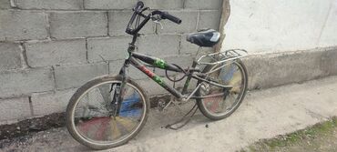 Велосипеды: Продаю рабочий велосипед BMX за 2200 сом. Только требуется только