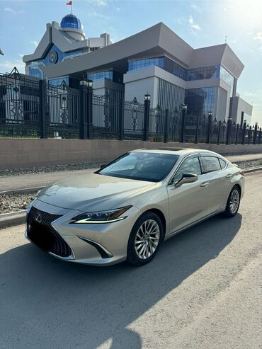 авто оптика: Lexus ES: 2019 г., 2.5 л, Вариатор, Гибрид, Седан