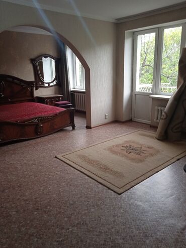 срочная продажа авто бишкек: 2 комнаты, 40 м², Индивидуалка, 3 этаж, Косметический ремонт