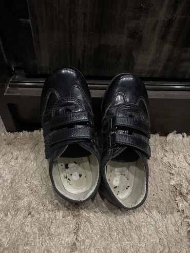 Детская обувь: Бу кроссовка кожаный чёрный