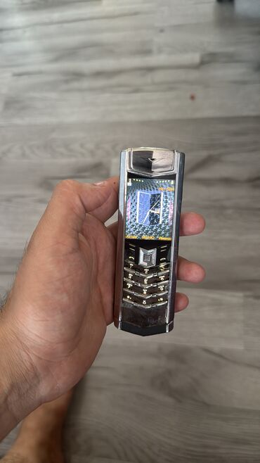 mobil telfonlar: Vertu Signature Touch, 4 GB, rəng - Gümüşü, Düyməli