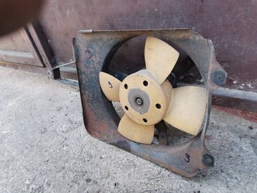 Auto delovi: Ventilator hladnjaka Lada 2107 Riva sa postoljem broj 3. Polovani — 9