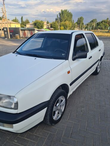 чехлы для автомашины: Volkswagen Vento: 1995 г., 1.8 л, Механика, Бензин, Седан