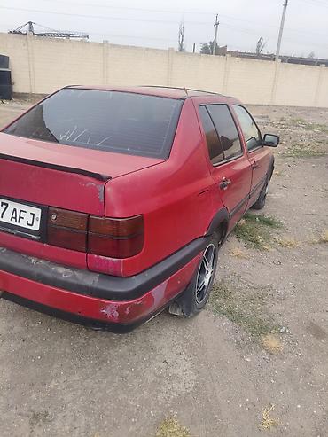 Продажа авто: Volkswagen Vento: 1987 г., 1.8 л, Механика, Бензин, Седан — 5