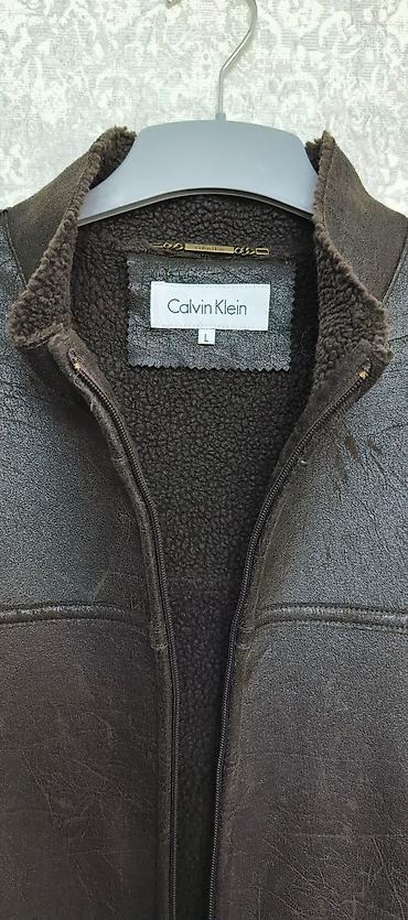 plas kisi: Куртка Американского бренда Calvin Klein 
размер 54 — 2
