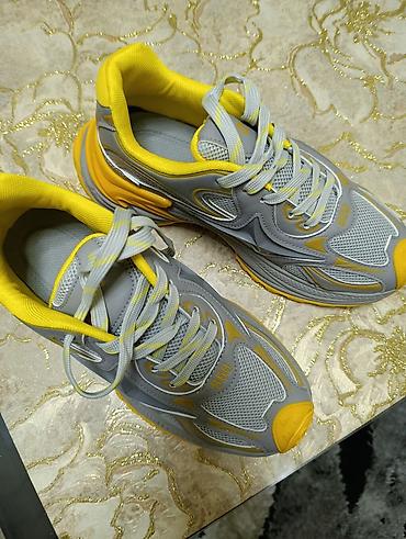 Другая мужская обувь: Срочно продаю кроссовки Адидас(Оригинал) 42размер,Пума 43-44 за — 11