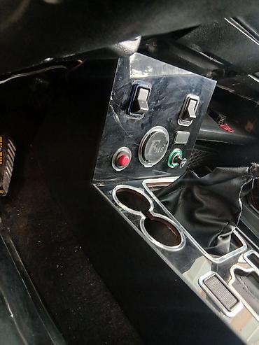 VAZ (LADA): Model: Lada (VAZ) 2107, ağ rəng, sedan gövdə Əsas xüsusiyyətlər: - — 4