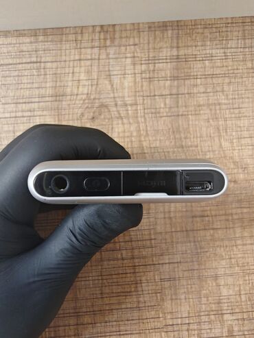 Nokia: Nokia E7, 16 GB, rəng - Gümüşü, Sensor — 4