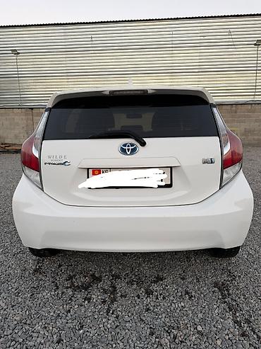 prius: Toyota Prius C: 2016 г., 1.5 л, Гибрид, Хэтчбэк — 2