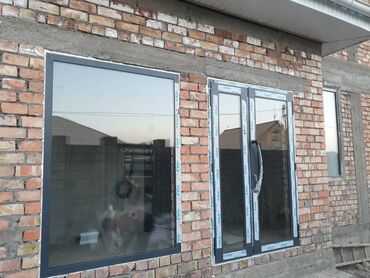 прек дом: Комплект из оконного блока и двойных дверей со стеклянными панелями и