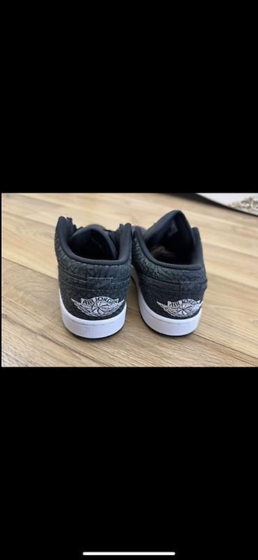 Кроссовки и спортивная обувь: Кроссовки Nike Air Jordan 1 Low (чёрные) - Классическая низкая модель — 2