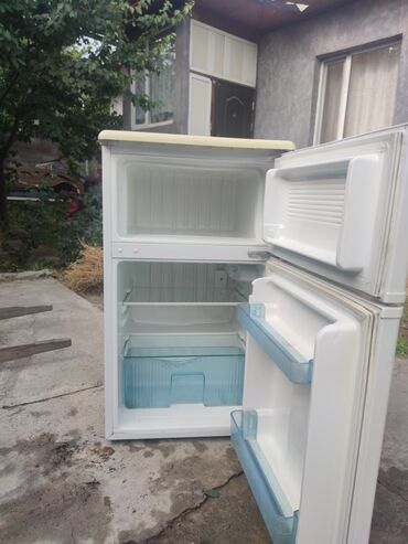 Холодильники: Холодильник Altus, Б/у, Двухкамерный, De frost (капельный), 50 * 100 * 50