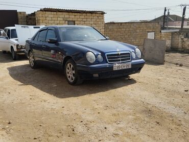 padyomnik: Mercedes-Benz 230: 2.3 l | 1997 il Sedan