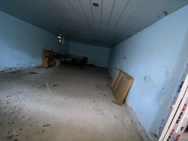 Kirayə qaraj: 0.06ha torpaq sahəsi. 109.6 kv.m yaşayış, 64.6 kv.m köməkçi sahə — 15