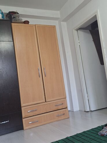 Шифоньеры: Шкаф сатылат бийиги 2.08м туурвсы 1м 3000сом