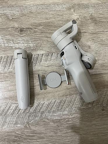 Продаю стабилизатор для телефона в отличном состоянии DJI osmo mobile