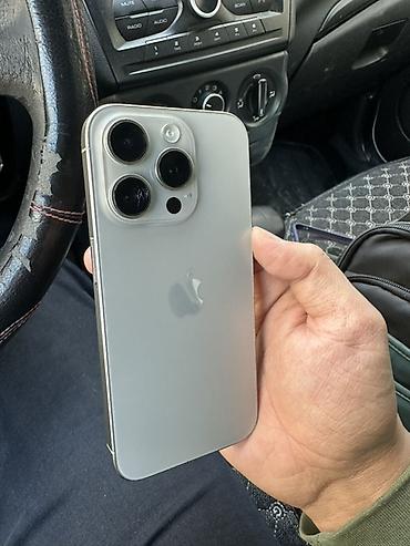 Apple iPhone: IPhone 15 Pro, Б/у, 256 ГБ, Серебристый, Чехол, Кабель, 80 % — 2