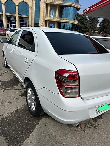 primicka taksi: Chevrolet Cobalt: 1.5 l | 2024 il 150000 km Sedan — 5