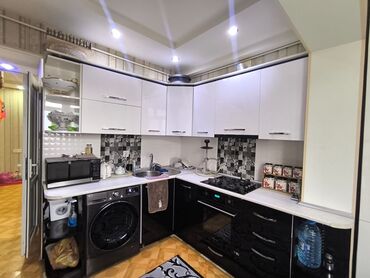 işlənmiş metbex mebelleri: *MƏTBƏX mebeli 370₼ TƏCİLİ SATILIR*‼️ ÖLÇÜ:-2.5*2.5 ÜZƏRİNDƏ