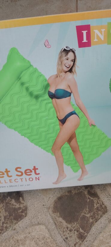 Hovuzlar: Boyukler ve ushaqlar ucun Deniz doshekleri ve fantanli baseynler 3 — 8