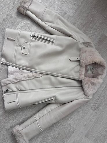 qaqa geyimi: Кожаная куртка, Stradivarius, S (EU 36)