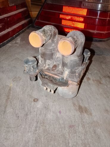 Digər avtomobil ehtiyat hissələri: Məhsul: Mercedes-Benz üçün orijinal ehtiyat hissələri dəsti Tərkib: - — 20