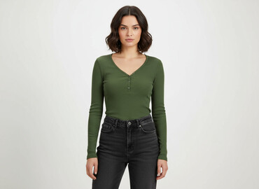 lniany t shirty: Women`s shirt, size S