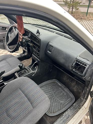 Volkswagen: Volkswagen Passat Variant: 1990 г., 2 л, Механика, Бензин, Универсал — 9