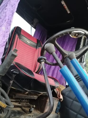 Traktorlar: Tecili satilir yaxsi veziyyetdedir senetleride qaydasindadir. elave — 8