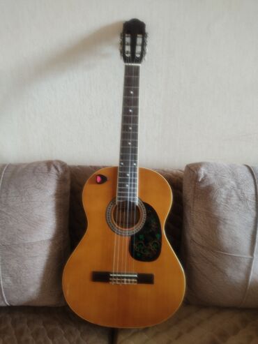 Akkordeonlar: Klassik gitara, İşlənmiş, Pulsuz çatdırılma