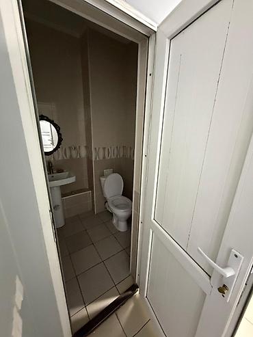 Аренда офисов: 🏢 СДАЁТСЯ В АРЕНДУ КОММЕРЧЕСКОЕ ПОМЕЩЕНИЕ Район ж/м Кок-Жар 1 линия — 12